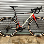 PRODÁM: Gravel/Cyklokros KUOTA KROSS, SRAM 1x11, karbonová kola 50 mm