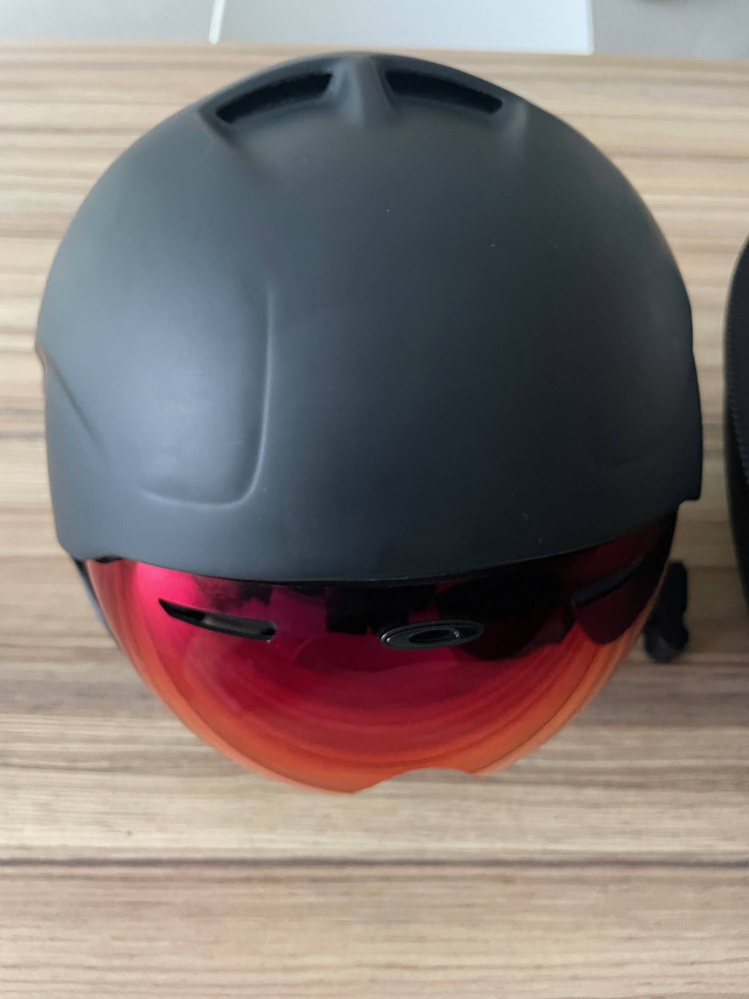 Aero helma Oakley ARO7