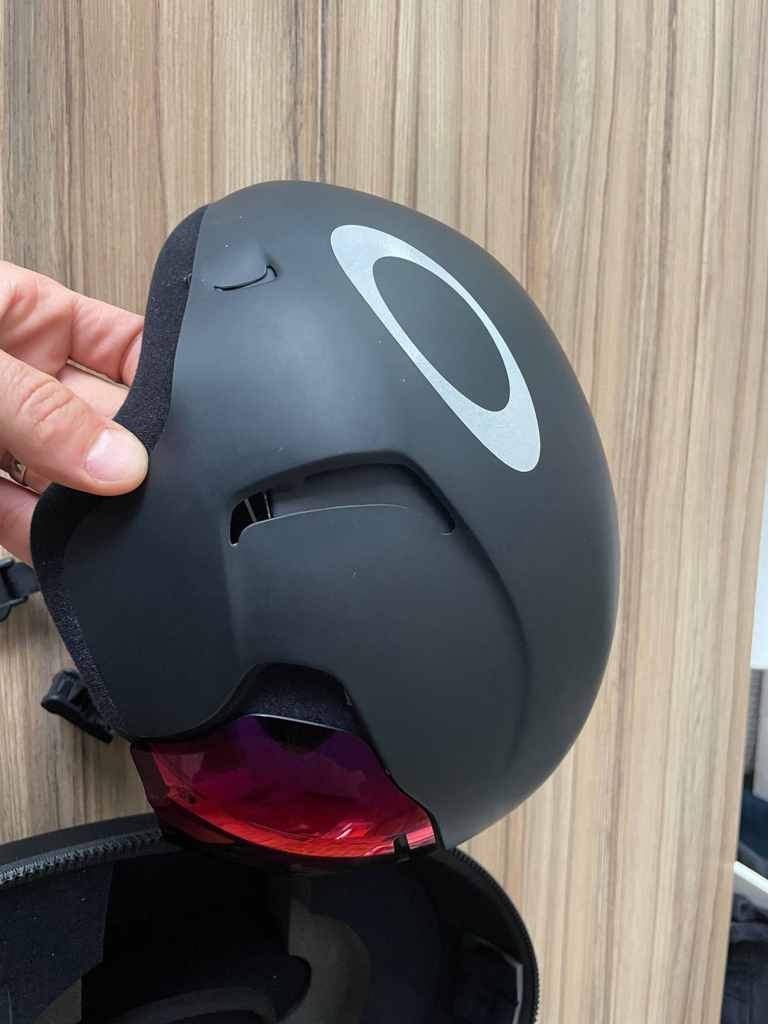 Aero helma Oakley ARO7